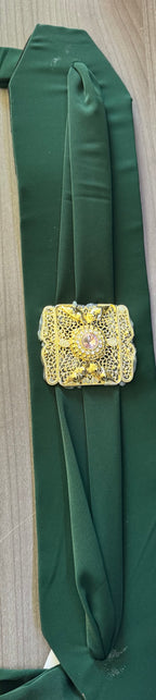 Two-tone caftan with defective belt