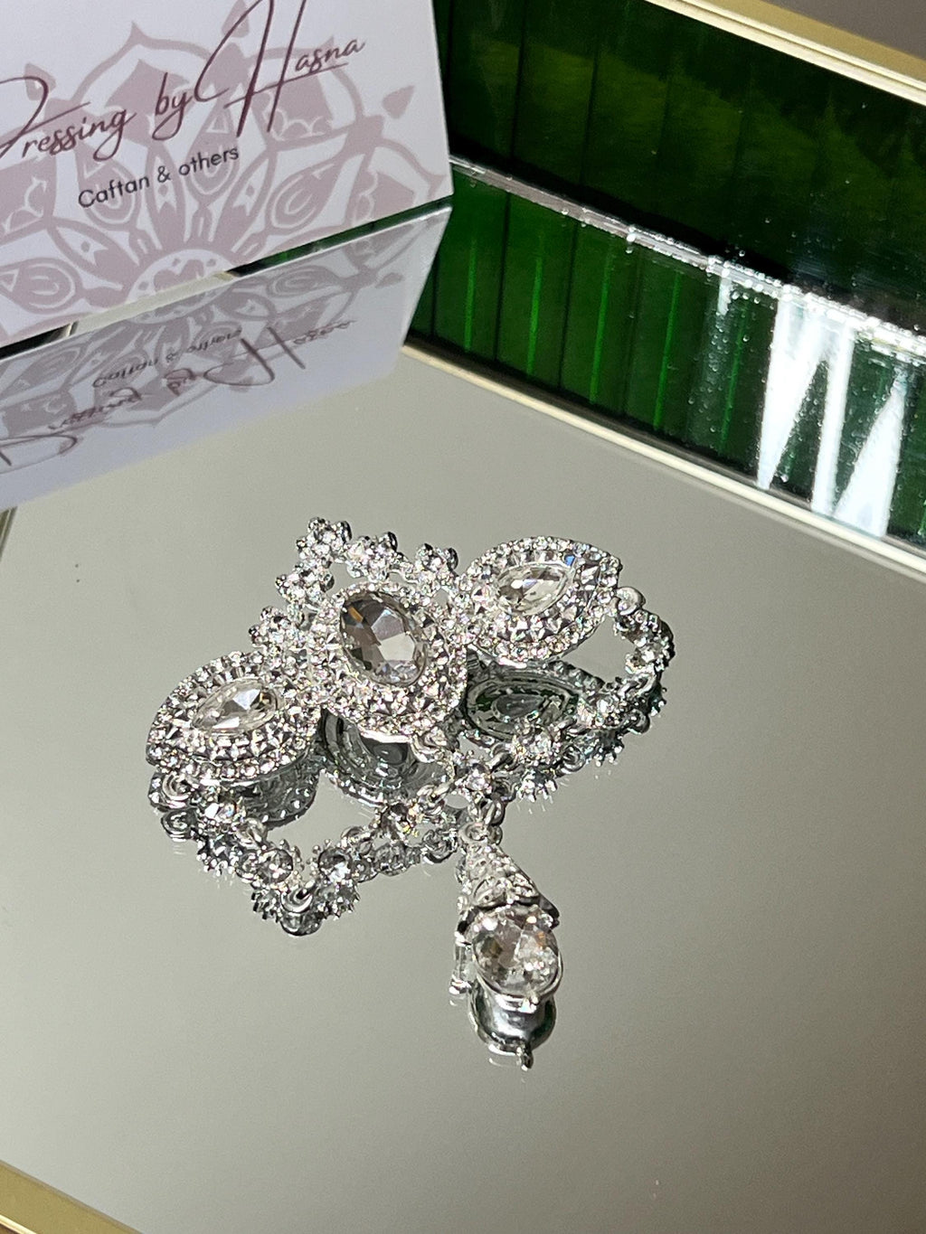 Broche bijou en acier dorée
